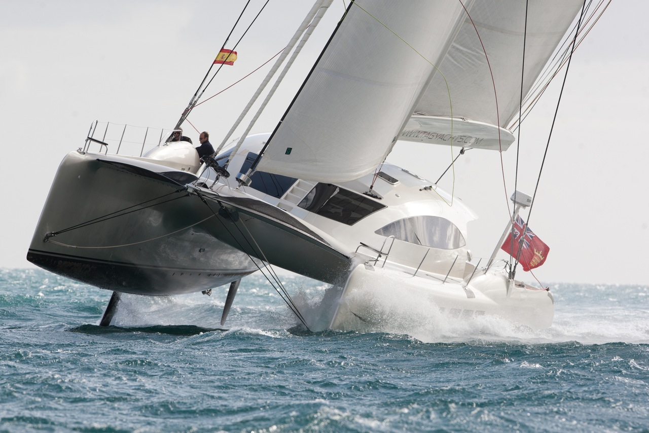 catamaran flying hull